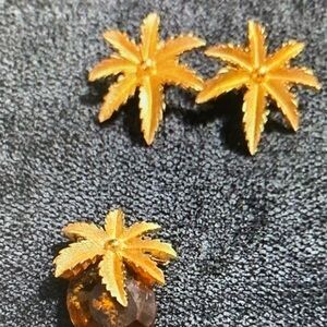 Sarah Coventry‎ Vintage Gold Autumn Haze Jewelry Set- Brooch & Earrings